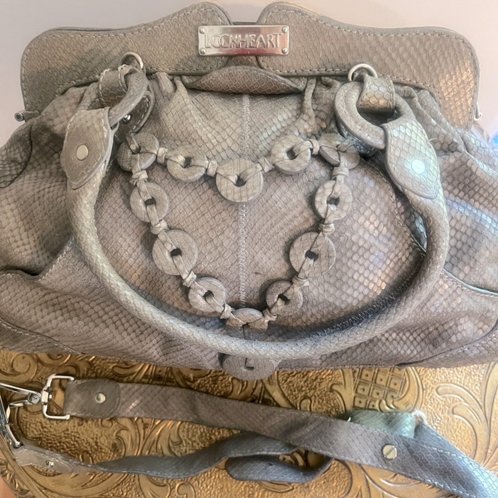 Chic Gray Snake Print Shoulder Bag